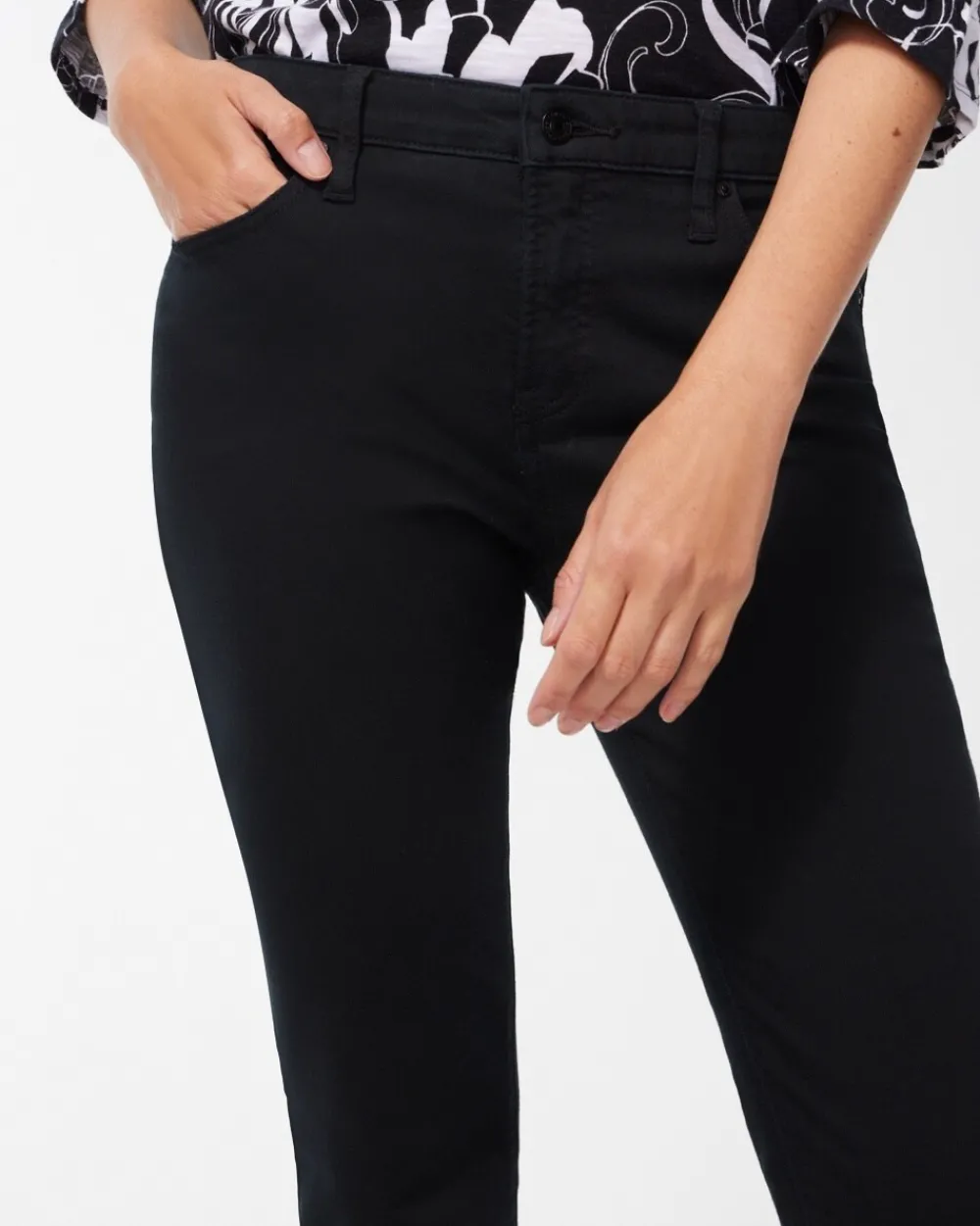 New So Slimming Girlfriend Ankle Jeans Jeans & Denim